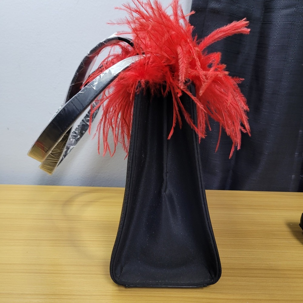 Betty Boop Black Handbag with Red Feather Trim - Picture 5 of 7